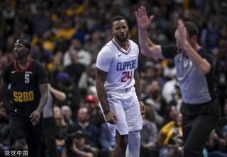 队在比赛中 队在比赛中