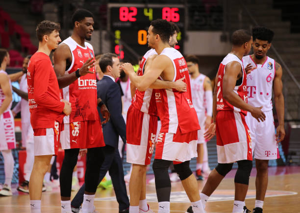 披荆斩棘 披荆斩棘