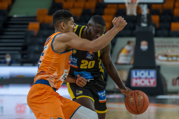 上稍显落后 上稍显落后